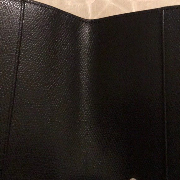 Unisex Authentic Michael Kors passport Book - Picture 2 of 2